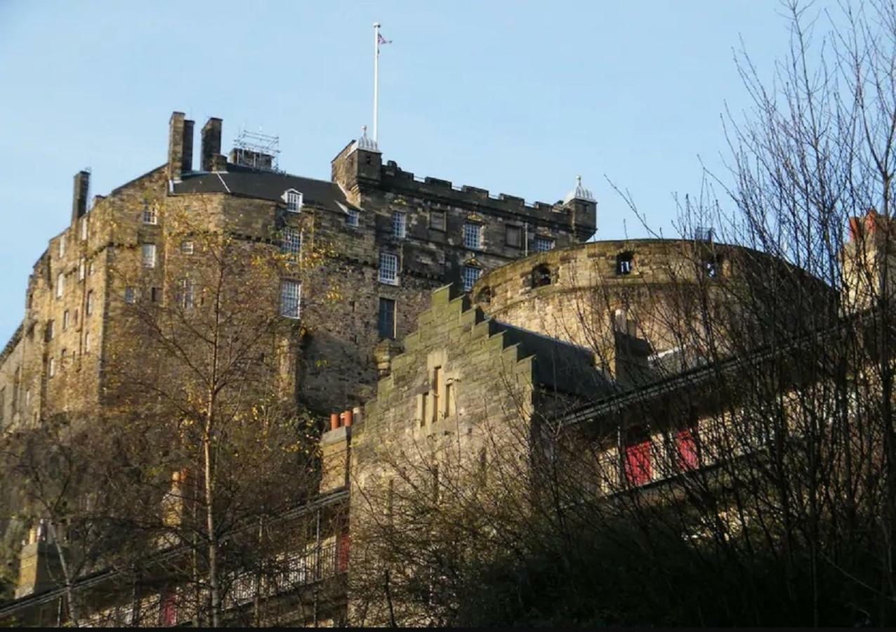 Charming 1 Bed Apartment With Castle View Edimburgo Exterior foto