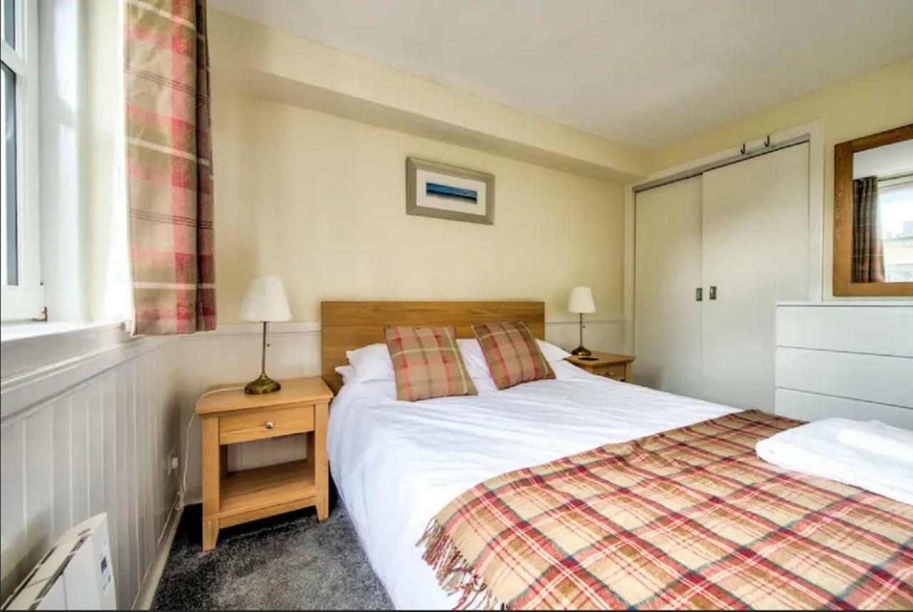 Charming 1 Bed Apartment With Castle View Edimburgo Exterior foto